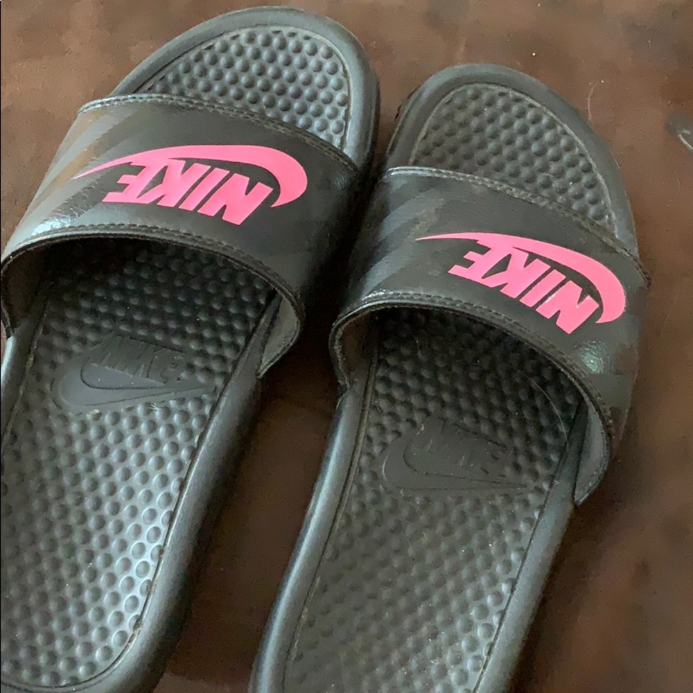 Like new nike slides